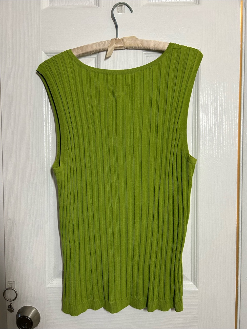Chico’s Size 3 Lime Green Ribbed Knit Tank Top Sleeveless Stretch Scoop Neck - Picture 4 of 9